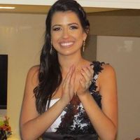 Livia Arantes的照片