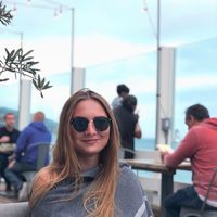 Janina  Schmeis's Photo