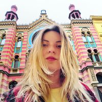 Yuliia Omelchenko的照片