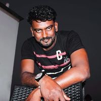 Photos de Thennarasu R