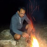 Larbi Bezbiz的照片