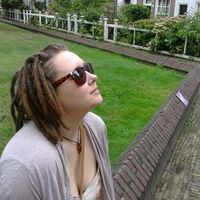 Kirsten Molyneux的照片