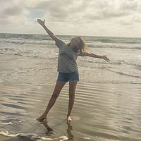 Veronica Sanchez的照片