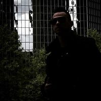 Larbi Escobario's Photo