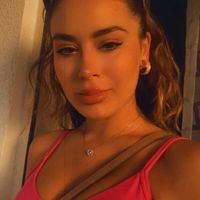 Angela Gjini's Photo