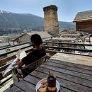 Travel offer: need a photographer and a model's picture