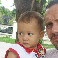 James Fairhead的照片