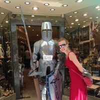 Lucille Angelique Komjati的照片