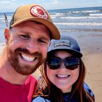 Alec Hennis的照片