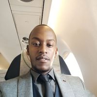 Ken Auguste Muvunyi的照片