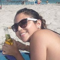 Daniela Ustariz's Photo