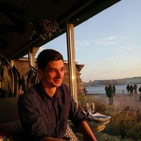 Nikita Romanov的照片