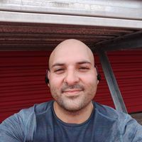 Cameron Boozarjomehri的照片