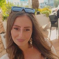 Nicole Elikolani的照片