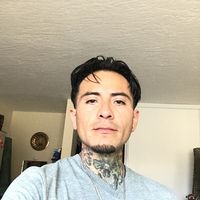 adrian martinez的照片