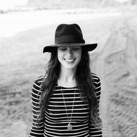 Rebecca Rebouche的照片