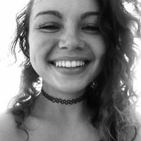 Daniella  May的照片