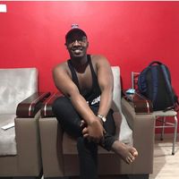 Mbuyi Mbuyi的照片