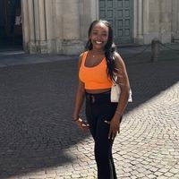 Naomi Riziki's Photo