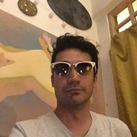 Olcay Octav的照片