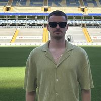 Cenk Senyelli的照片