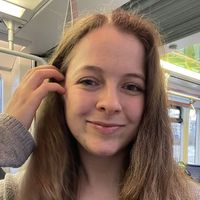 F. Betül Demirci的照片