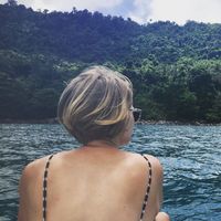 Rena Edzards's Photo