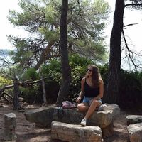 Celine Karamanian的照片