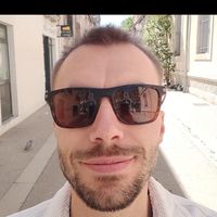 Dylan Roberts的照片