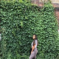 Celina Lüftner's Photo