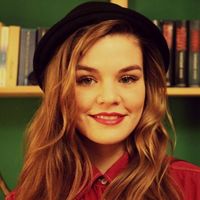 Charlotte Romanski的照片