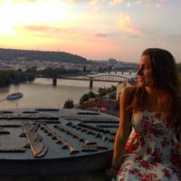 Defne Ayanoglu的照片