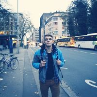 Andrii Denysov的照片