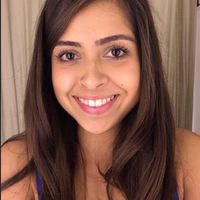 Julia Zerbini的照片