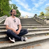 Cem Karakurt的照片