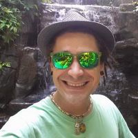 Christofer Carrere的照片