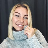 Yulya Myznikova's Photo