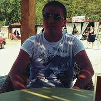 Mladen Tomić的照片