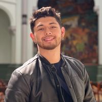 Julian Avila's Photo