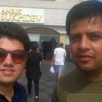 Madhav  Sharman的照片