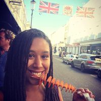 olivia walton的照片