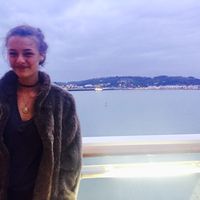 Lili Henges的照片