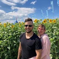 Milos and Monika J的照片