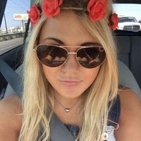 Sara Clemens's Photo