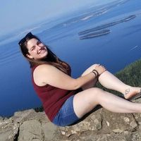 Dóra Kristofóri的照片