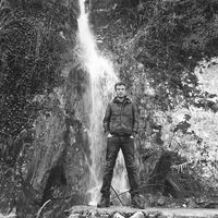 Mutlu Akıncı的照片