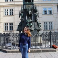 Astghik Isakhanyan的照片