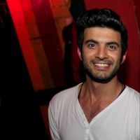 Maimon Mustafa的照片