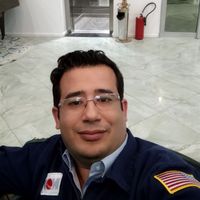 Hichem Azzouz的照片