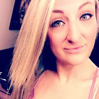 Angela Over There的照片